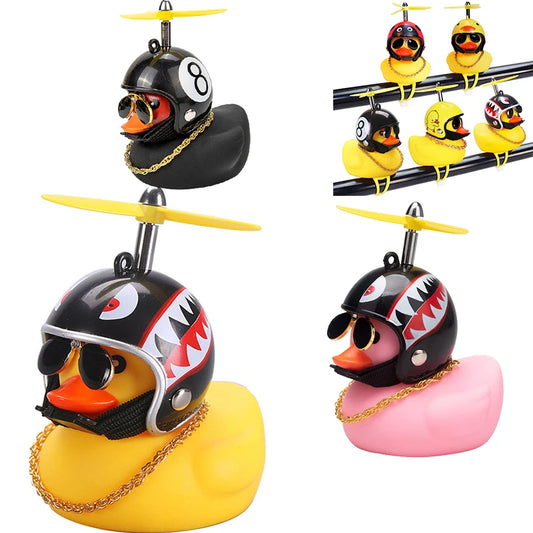 🐤🚗 Patinho Amarelo com Capacete e Hélice – Decoração Divertida para Carro, Moto e Bicicleta